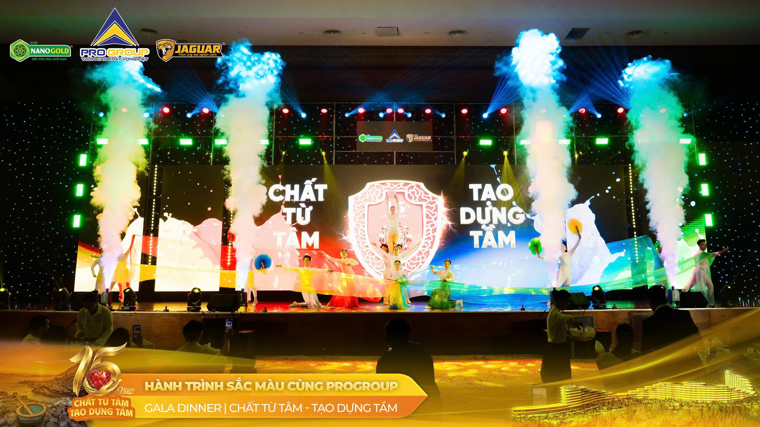 MÚA LỤA SẮC MÀU – KHẮC HỌA CHẤT RIÊNG CỦA PRO GROUP